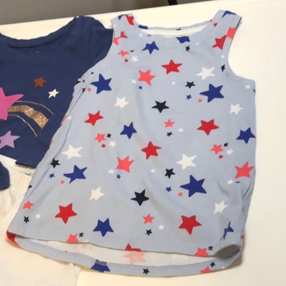 CAT & JACK  OLD NAVY SIZE 3T TOTAL OF 3 PIECES A PAIR OF BIKER SHORTS & 2 TOPS - Picture 6 of 7